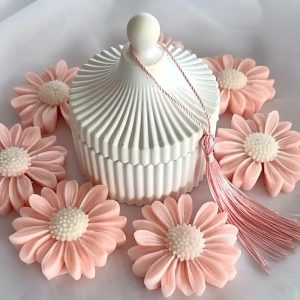 Crystal Droplet Storage Box with Daisy Candle